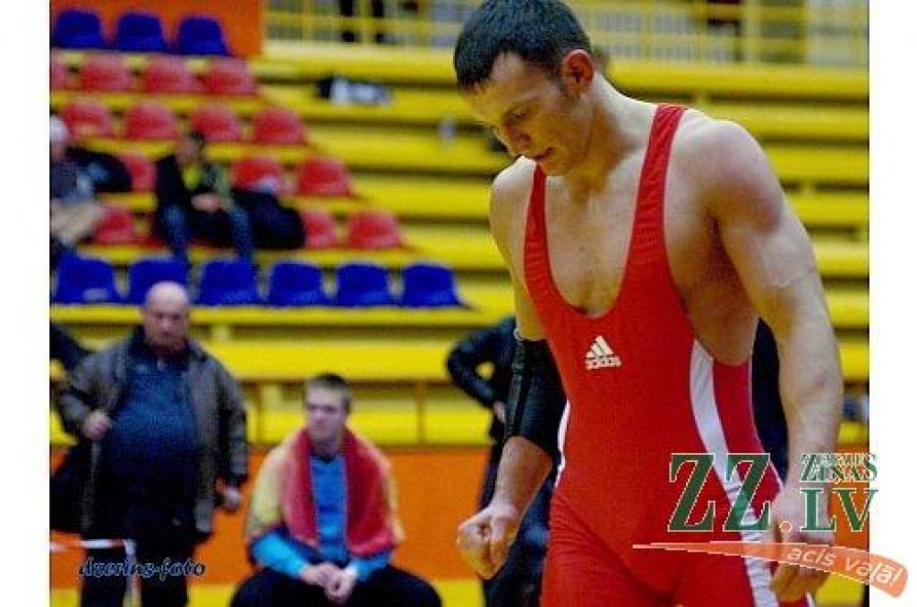Brīvā cīņa. Jelgavas novada Sporta centram divi pieaugušo čempioni