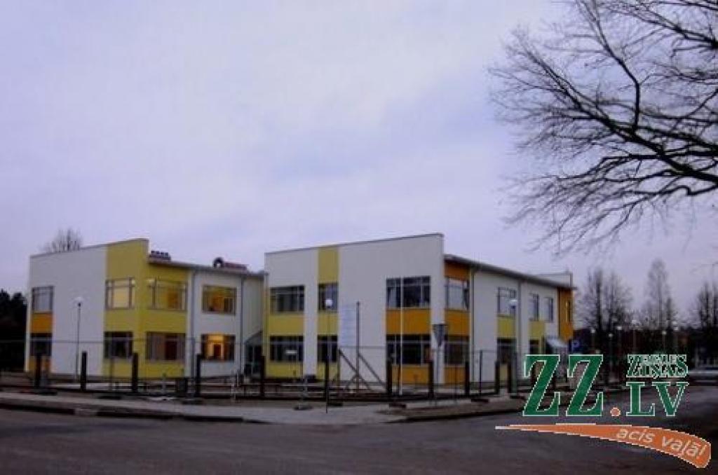 Iespējamie Ozolnieku bērnudārza nosaukumi – «Zīļuks», «Puķīte», «Avenīte»