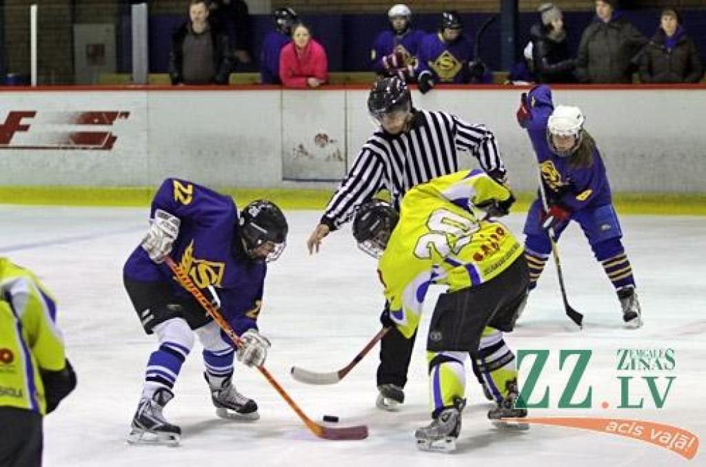 Hokejs. Jelgavnieces Latvijas čempionātu sāk ar uzvaru