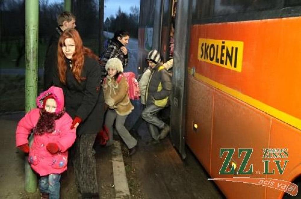 Mācību gada pagarināšanas gadījumā daļu eksāmenu varētu pārcelt uz Lieldienu brīvdienām