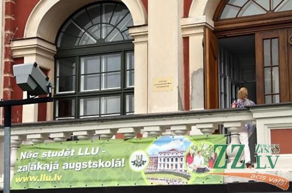 Stāstīs studentiem par augstskolu Senātu darbu