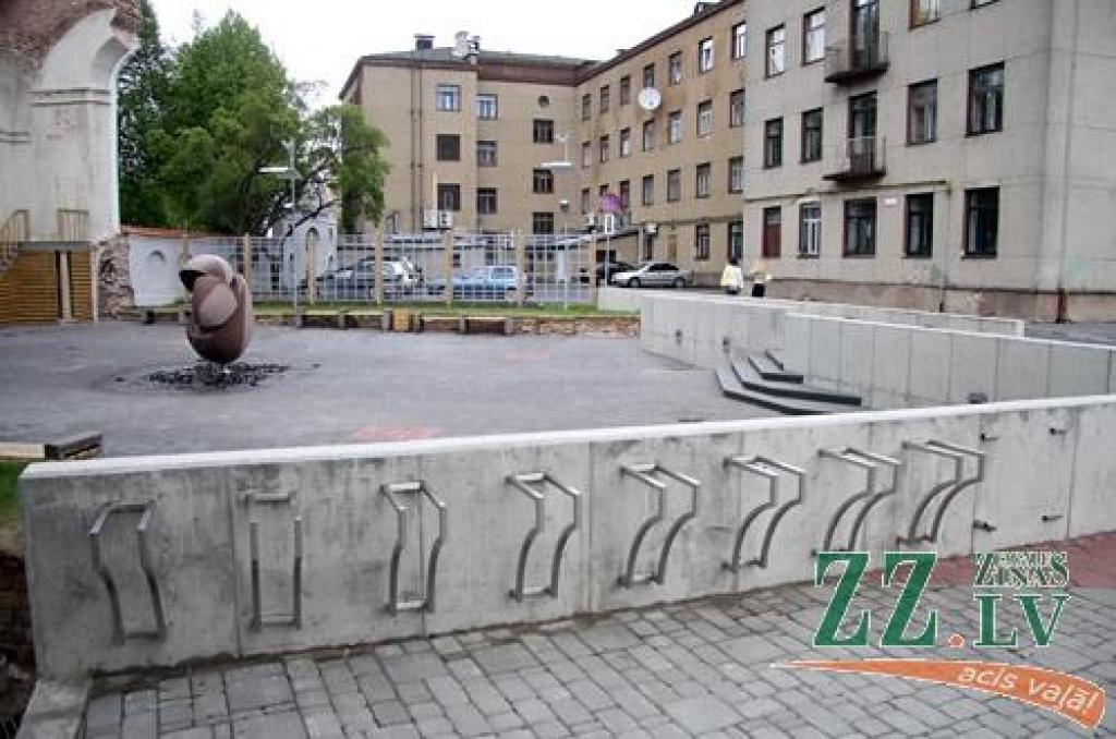 Jelgavu iepazīst vietējā tūrisma attīstītāji un viesi no Japānas