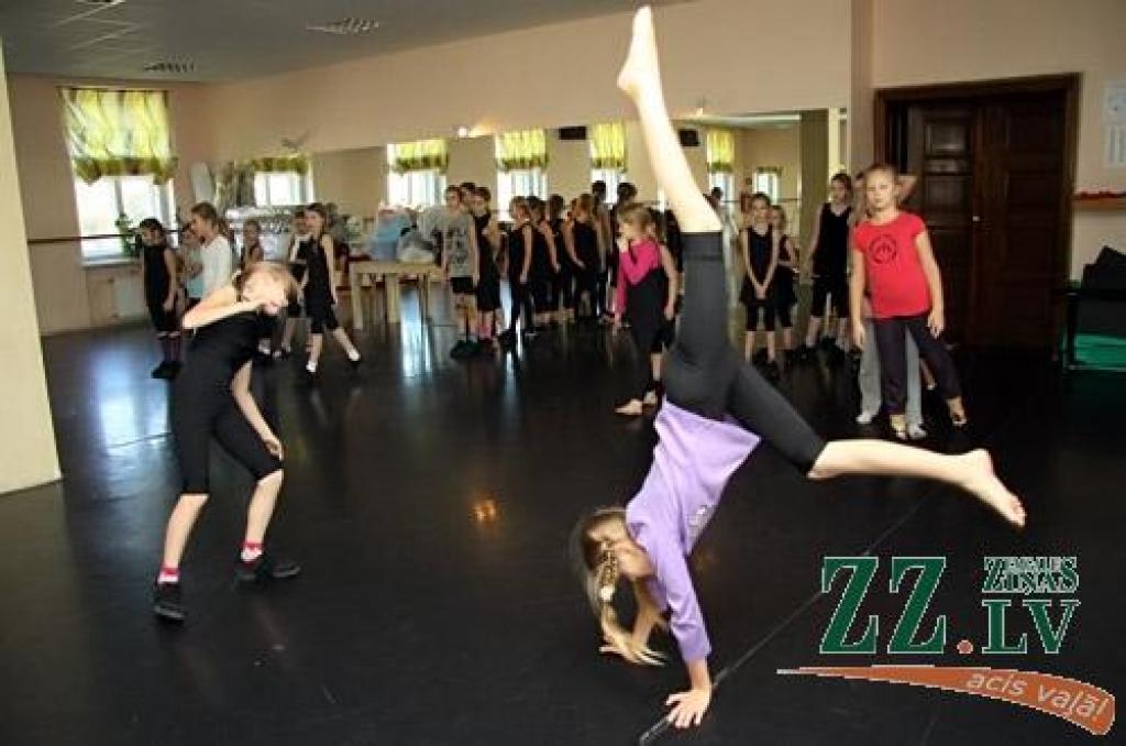 Otrdien «Zemgales Ziņās»: «Beneficei» jāmeklē jaunas mājas; Ozolniekos par zādzībām aizdomās tur celtniekus