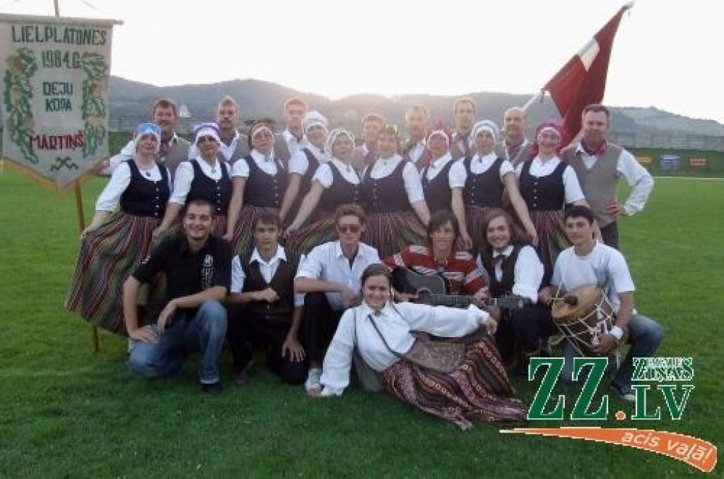Novads lems par finansējuma piešķiršanu deju kolektīvam un Lielplatones tautas namam