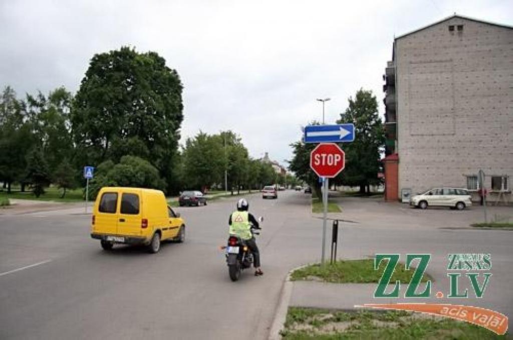 Vasaras beigās uzstādīs jaunus luksoforus Pasta ielā