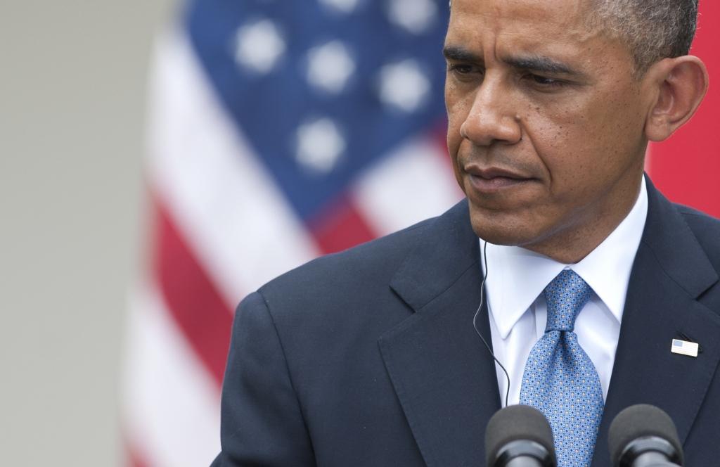 Baltais nams ierauts vairākos skandālos; Obamam pārmet brīvību ierobežošanu
