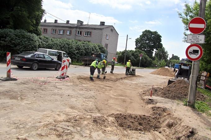 Aveņu ielu caurbraucēji no Lietuvas šosejas vairs neputina