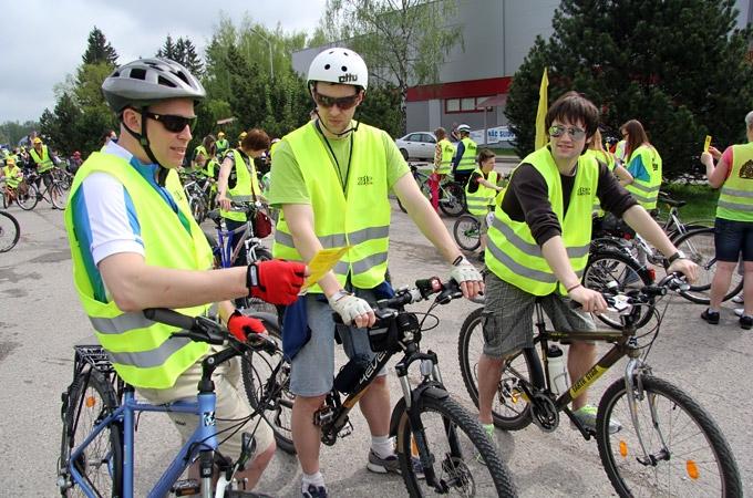 Saules ielā Ozolniekos izbūvēs gājēju un velosipēdistu celiņu