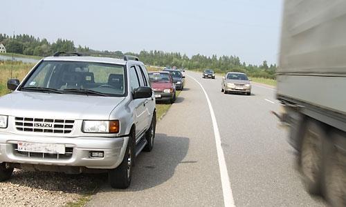 Apdrošinātājs: Visvairāk vējstiklus bojā uz ceļiem Jelgavas un Lietuvas virzienā