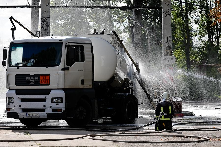 VUGD: Atkārtots sprādziens Naftas bāzē liecina par pārkāpumiem noteikumu ievērošanā