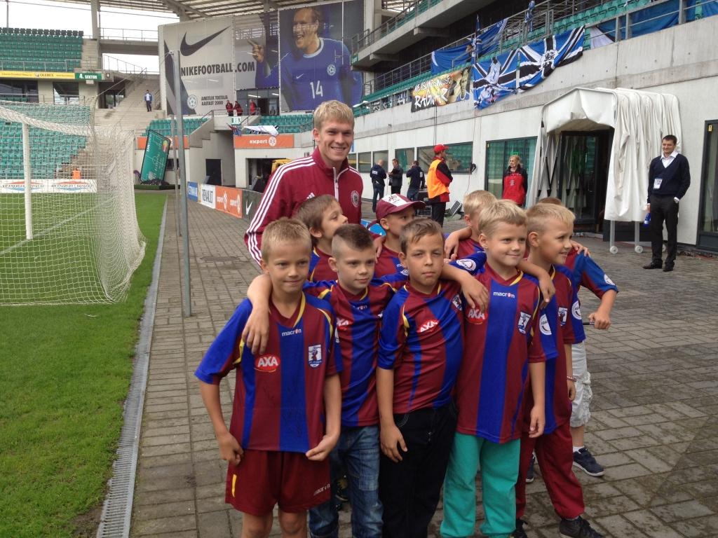 Mazie Jelgavas futbolisti šovakar uz laukuma izvedīs Latvijas izlasi