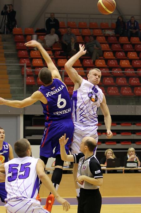  FOTO: Basketbols. Par domes kausu cīnīsies lietuvieši un jūrmalnieki