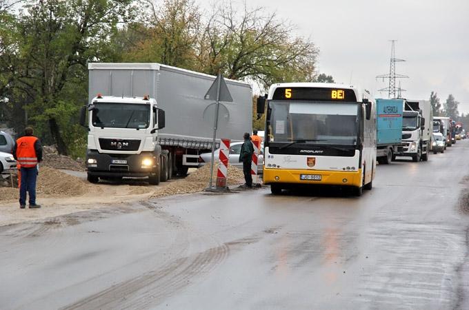 FOTO: Lietuvas šosejā atkal cieš JAP transportlīdzeklis (papildināts 12:27)