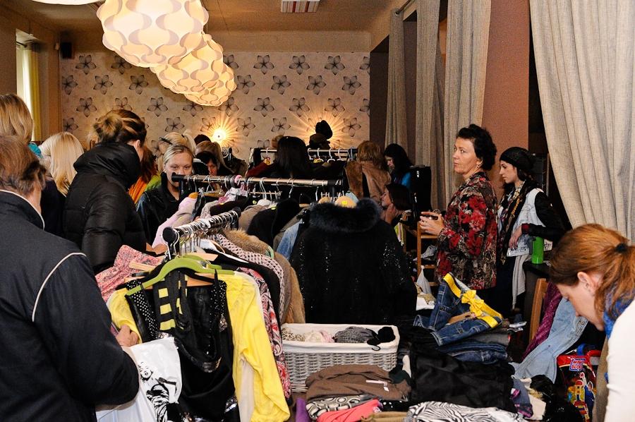 Plāno rīkot vēl vairākas sieviešu apģērbu andeles (ar foto)