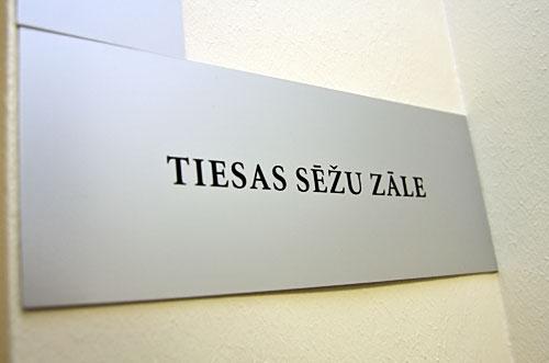 Jelgavas tiesas darbinieki sūdzas par milzīgu darba apjomu un draud ar protesta akcijām