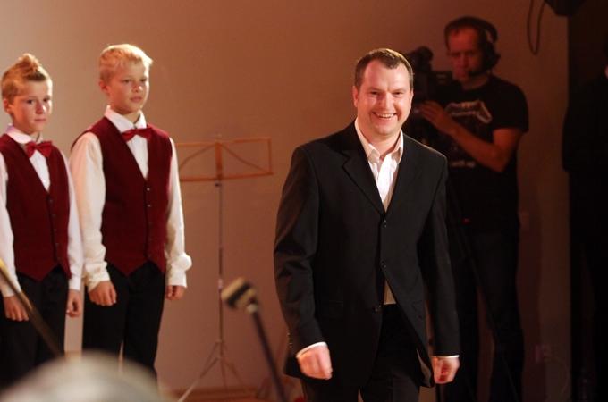 FOTO: Jelgavas 4.vidusskola nosvin koncertu «Mēs Agra Celma mūzikā»