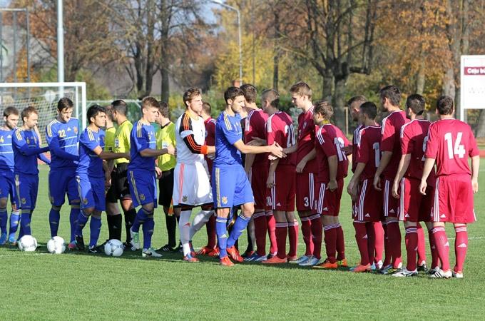 FOTO: Latvijas U-21 futbola izlase Jelgavā piedzīvo sakāvi pret Ukrainas vienaudžiem