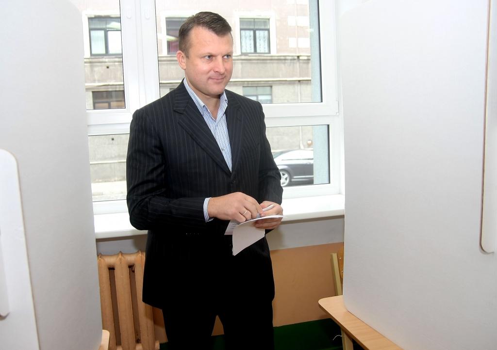 Raidījums: Šlesers varētu atgriezties politikā