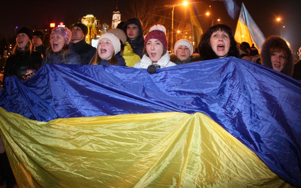 Ukrainas prezidents taisnojas tautai, kāpēc atcēlis līguma parakstīšanu ar ES