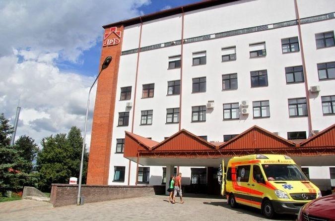 No Jelgavas slimnīcas bēniņiem nolēkusī ārste pārvesta uz «Gaiļezeru»; policija turpina izmeklēšanu