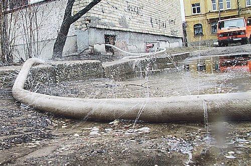 Decembrī parādu dēļ piecos dzīvokļos plānots atslēgt karsto ūdeni