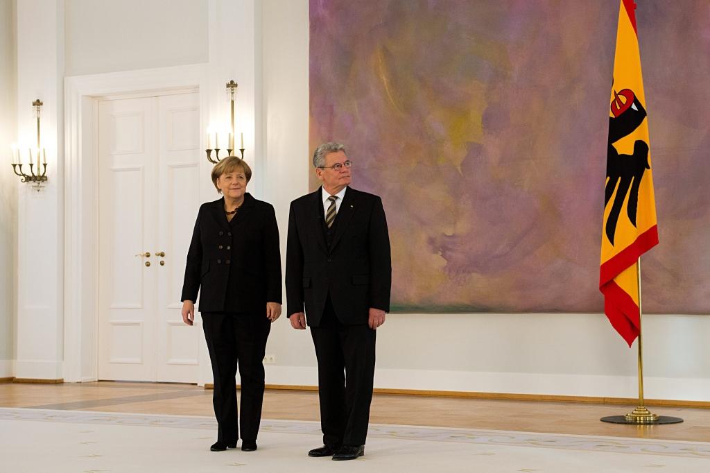 Vācijas parlaments apstiprina Merkeli kancleres amatā