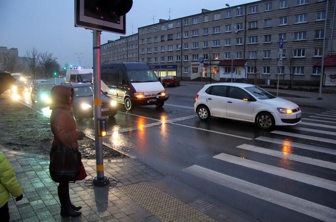 Izraisa sadursmi pie Lielās ielas krustojuma (papildināts, ar foto)