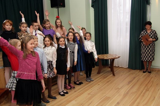 FOTO: Lielvircavas muižā, kur saimnieko vietējā skola, izveidota izstāžu zāle