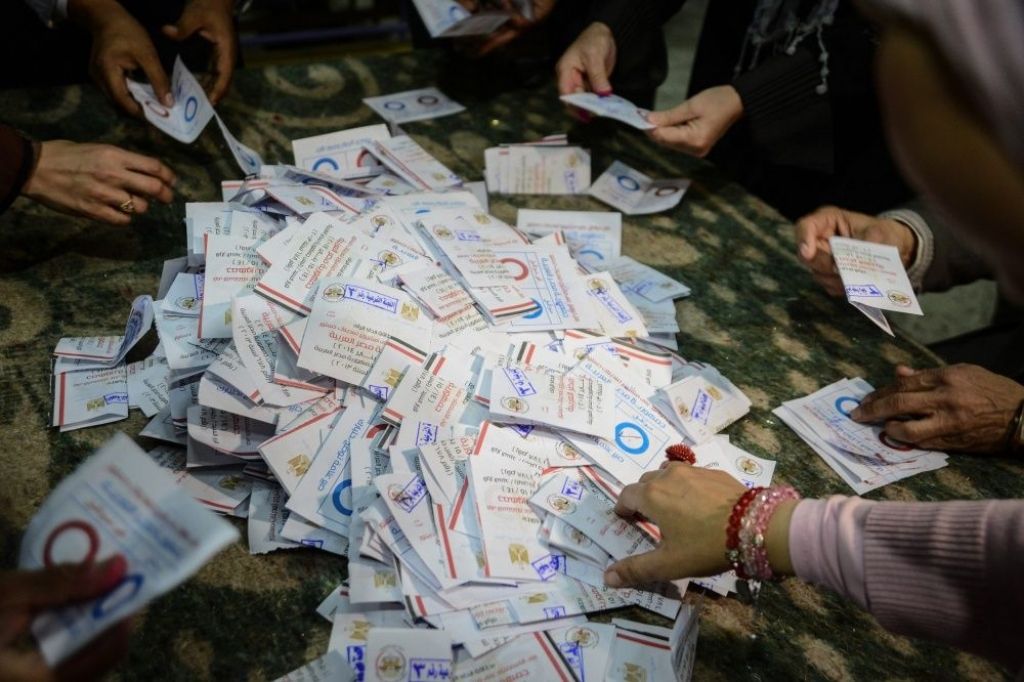 Ēģiptes referendumā vairākums atbalsta jauno konstitūciju