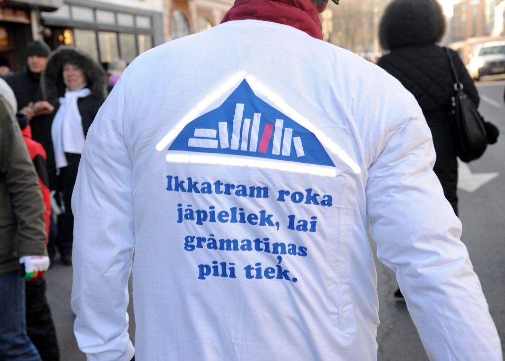 Būvinženieris: Grāmatas no Gaismas pils jānes prom
