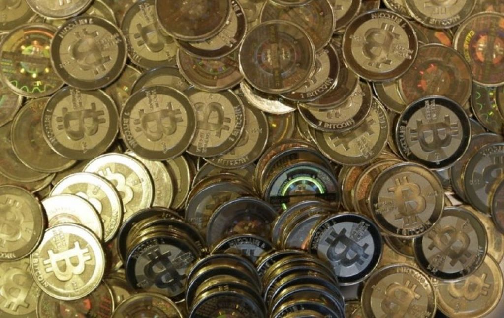 47% investoru paredz Bitcoin cenas kritumu