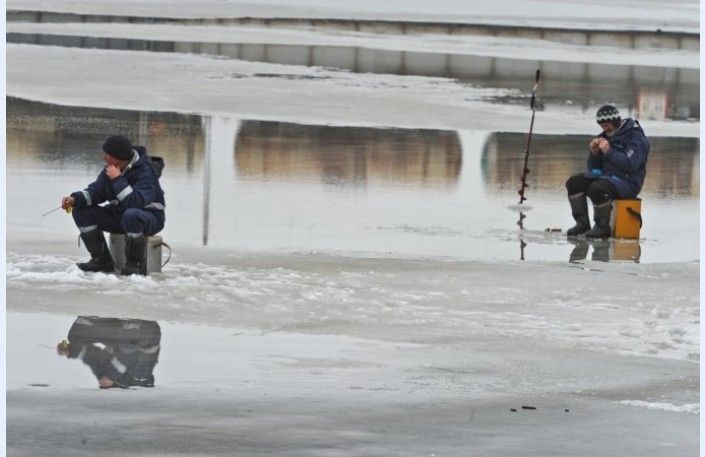 Ozolnieku un Jelgavas novadu pašvaldības seko ledus slānim upēs un neizslēdz mazo upju pārplūšanu