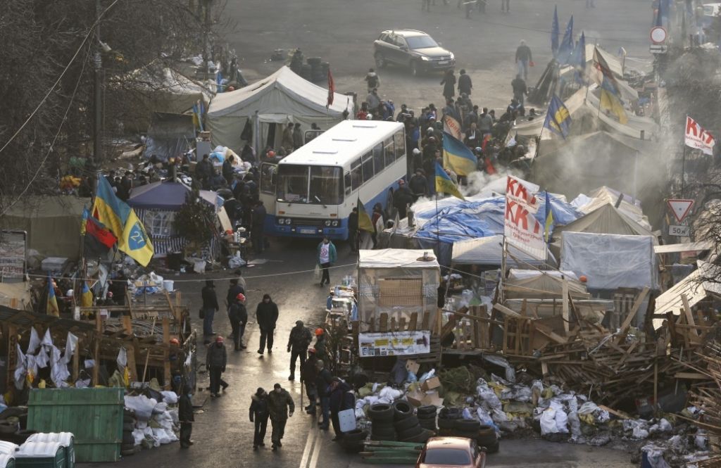 Papildināta -  Protestētāji nepiekrīt Janukoviča un opozīcijas kompromisam