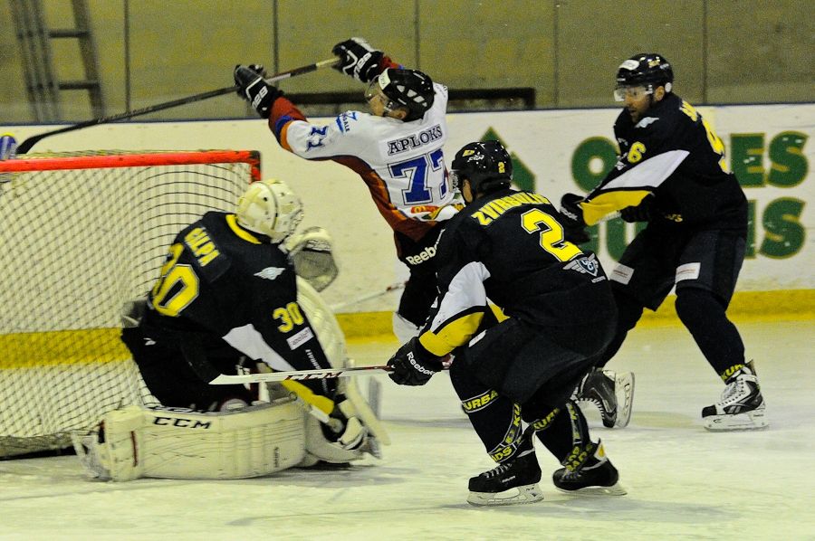 FOTO: Hokejs. Jelgavnieki trešoreiz pieveic līderi «Kurbadu»