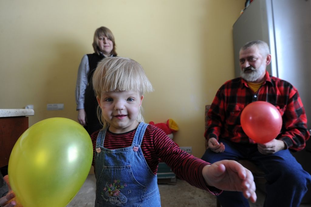 Meiteni nelabprāt uzņem bērnudārzā, sakot, ka viņa "nav normāla"
