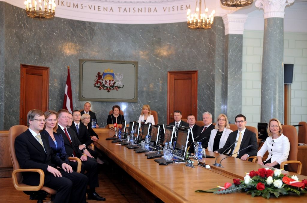 Pielaide valsts noslēpumam: SAB vēl turpina padziļinātu pārbaudi par diviem ministriem