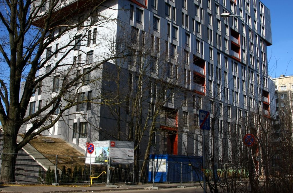 Sagruvušā veikala Maxima teritorija sagatavota izmeklēšanas eksperimentu veikšanai