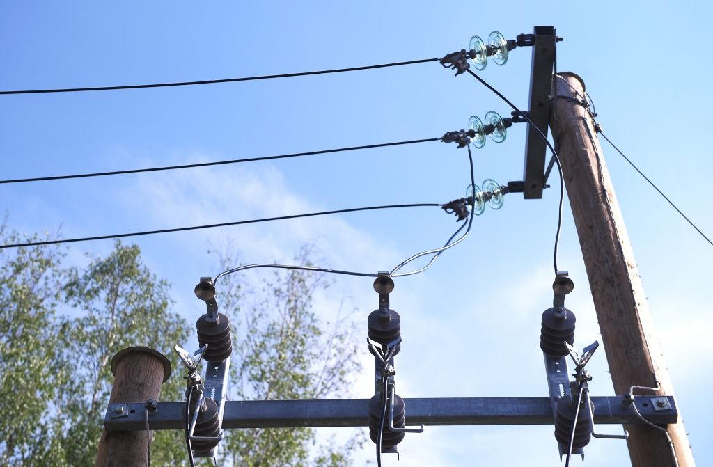 Elektrības starpvalstu savienojumi: Nesteidzās un gaidīja ES līdzdalību