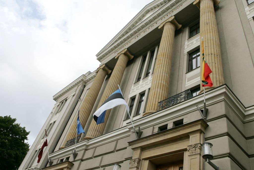 Noraida spekulācijas par nekoordinētu ārpolitikas kursu