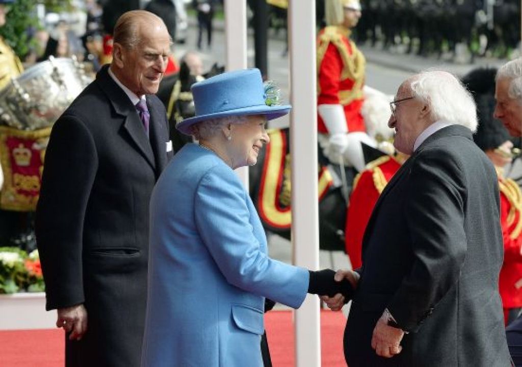 Briti un īri dziedē Ziemeļīrijas rētas