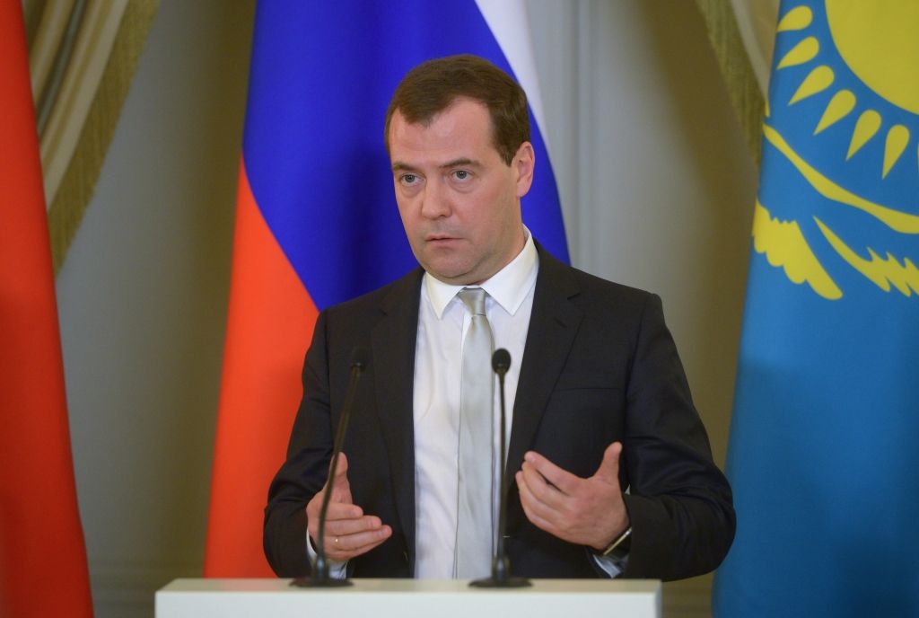 Medvedevs: Ukraina atrodas uz pilsoņkara sliekšņa