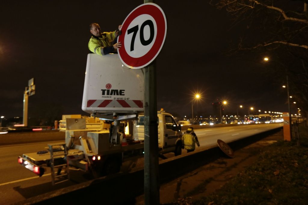 Pie Ādažiem braukšanas ātrumu samazina līdz 70 km/h