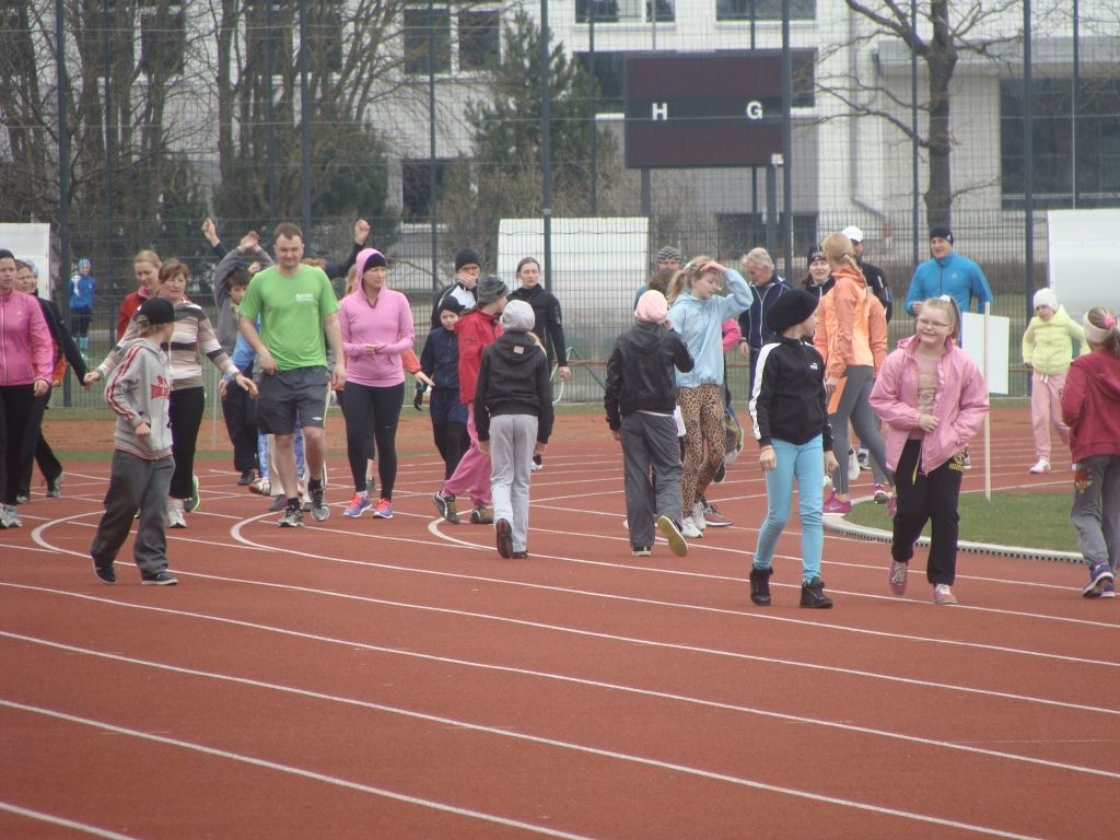 Skriešana. Rīt pie Jelgavas Sporta halles – koptreniņš, gatavojoties nakts pusmaratonam