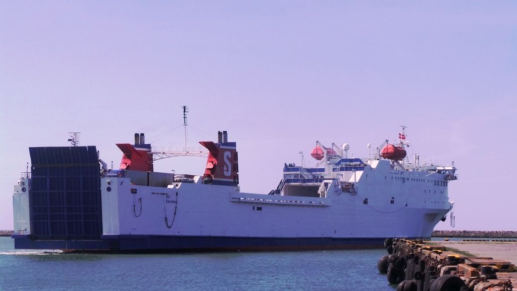 Iespējams, brauciena laikā bīstami sasvēries Stena Line prāmis; Liepājā veic  kuģa pārbaudi