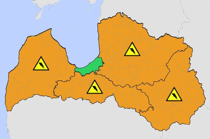 Pēcpusdienā prognozē stipras pērkona lietusgāzes. Jelgavā pirmais pērkona grāviens pulksten 16.12