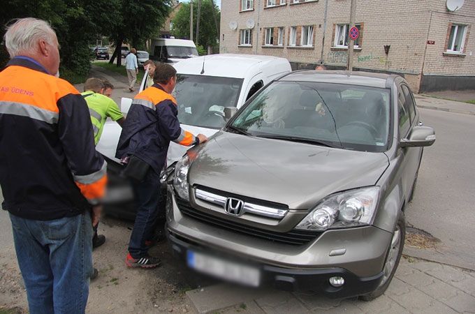 Klajš satiksmes noteikumu pārkāpums – neskatoties «mauc» pāri 