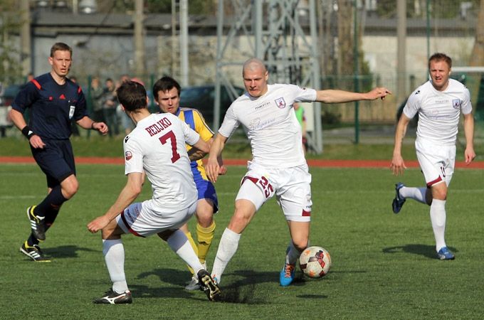 Futbols. «Jelgava» pret virslīgas līderiem nopelna punktu izbraukumā