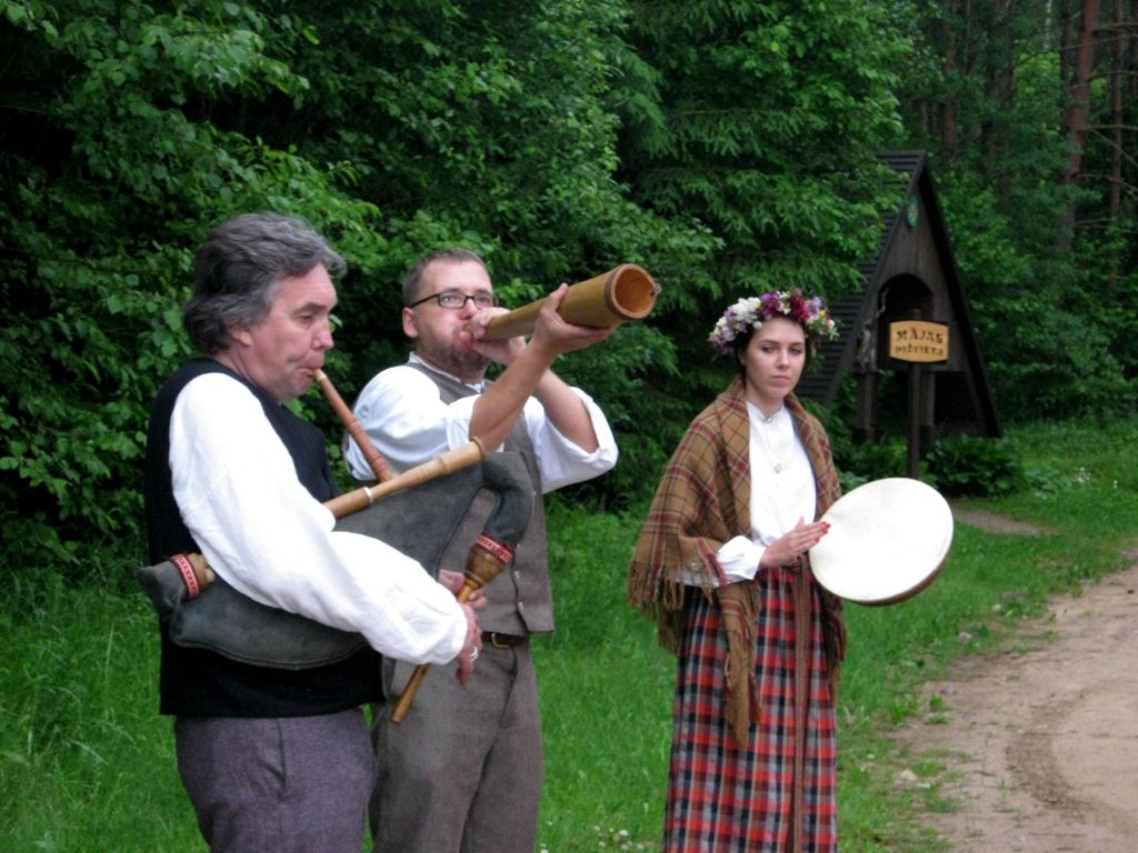 Pokaiņu mežs aicina uz Vasaras saulgriežu svētkiem