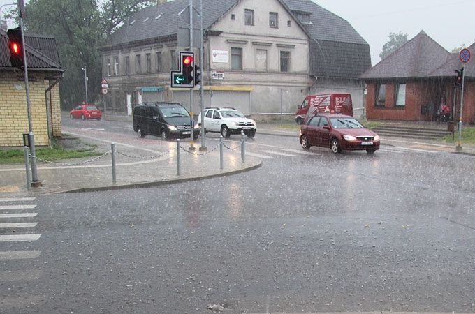 Padomi, kā sargāties no zibens