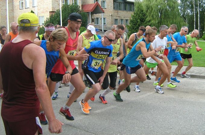 Skriešana. Ozolniekos sadalītas garo distanču balvas 